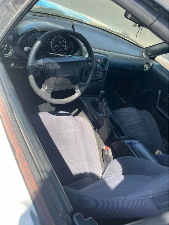 1992 Mazda NA MX-5 Miata - Image 6 of 8