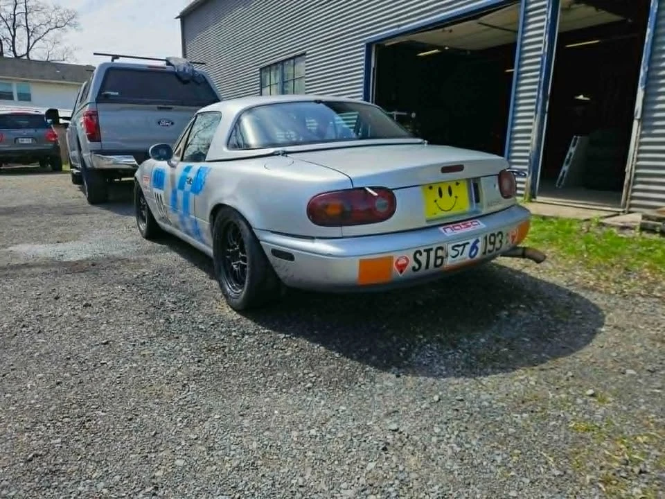 1992 Mazda NA MX-5 Miata - Image 5 of 8