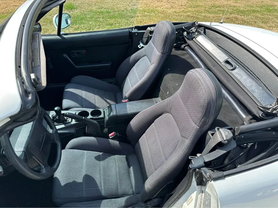 1992 Mazda NA MX-5 Miata - Image 5 of 11