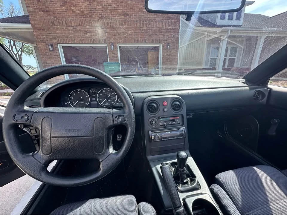 1992 Mazda NA MX-5 Miata - Image 6 of 11