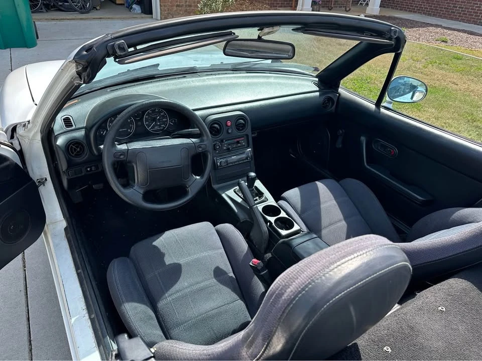 1992 Mazda NA MX-5 Miata - Image 4 of 11