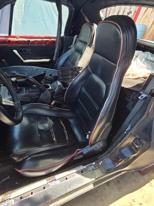 1992 Mazda NA MX-5 Miata - Image 14 of 15