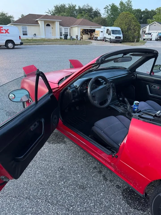 1992 Mazda NA MX-5 Miata - Image 9 of 13