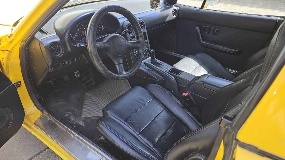 1992 Mazda NA MX-5 Miata - Image 5 of 8