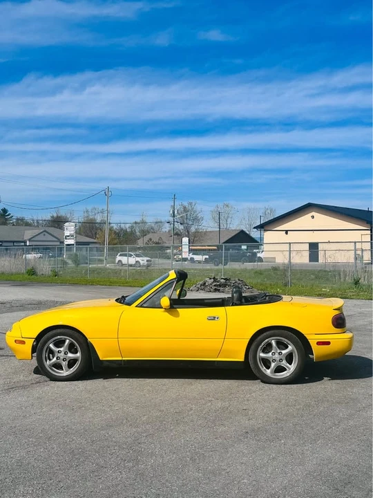 1992 Mazda NA MX-5 Miata - Image 2 of 12