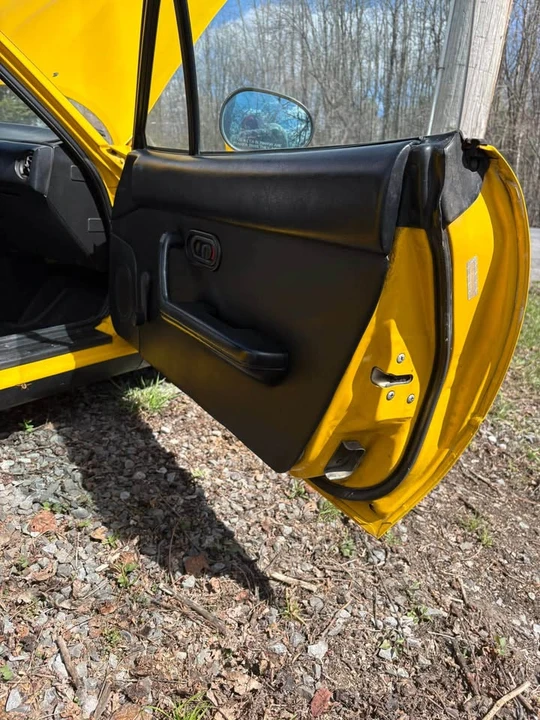 1992 Mazda NA MX-5 Miata - Image 9 of 12