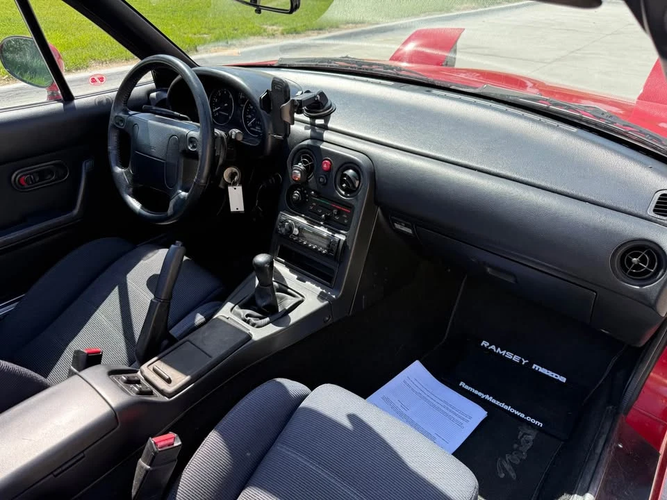 1992 Mazda NA MX-5 Miata - Image 12 of 16