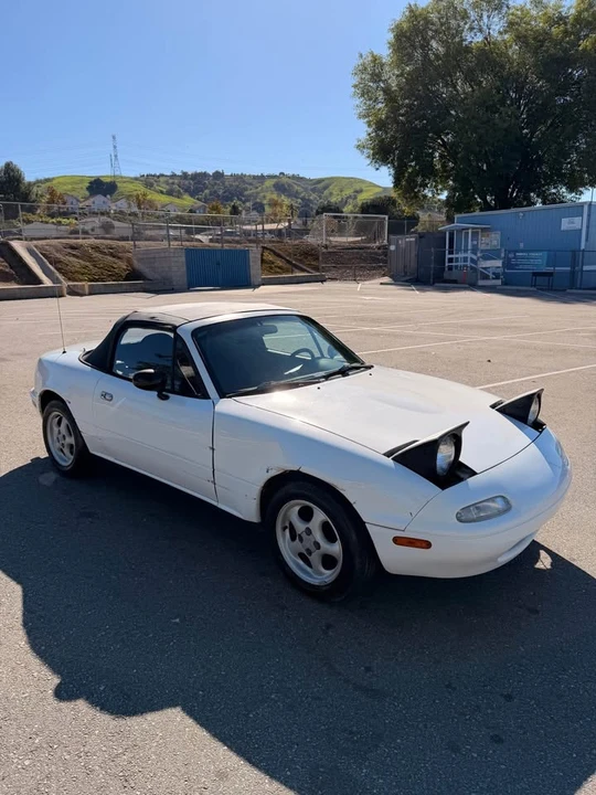 1992 Mazda NA MX-5 Miata - Image 4 of 8