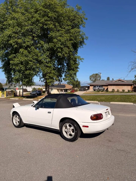 1992 Mazda NA MX-5 Miata - Image 3 of 8