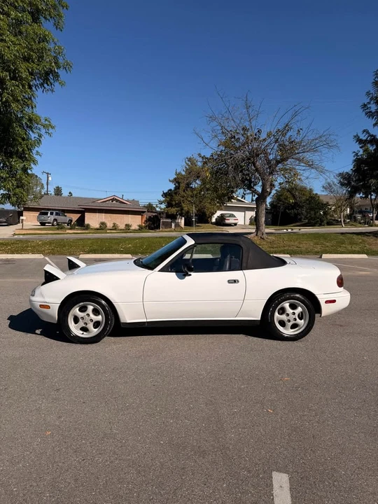 1992 Mazda NA MX-5 Miata - Image 2 of 8