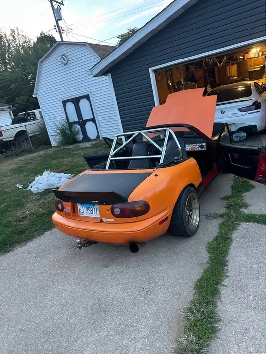 1992 Mazda NA MX-5 Miata - Image 5 of 10