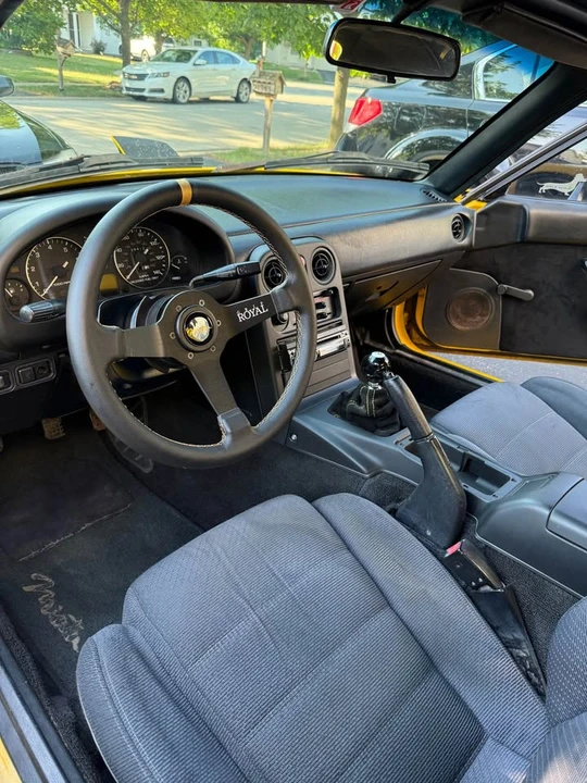 1992 Mazda NA MX-5 Miata - Image 9 of 10