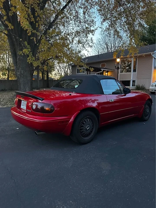 1992 Mazda NA MX-5 Miata - Image 6 of 11