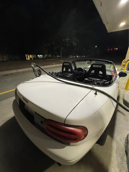 1992 Mazda NA MX-5 Miata - Image 5 of 18