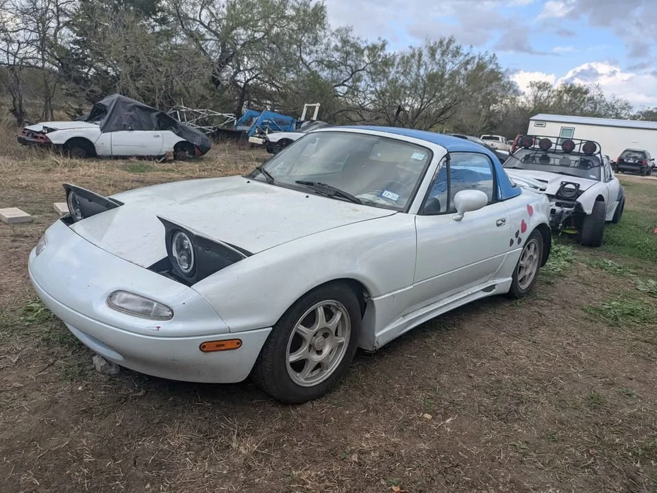 1992 Mazda NA MX-5 Miata - Image 2 of 11