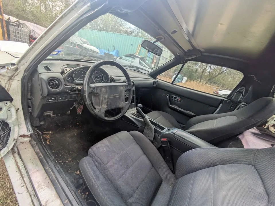 1992 Mazda NA MX-5 Miata - Image 10 of 11