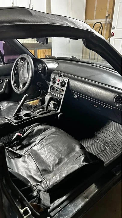 1992 Mazda NA MX-5 Miata - Image 7 of 8