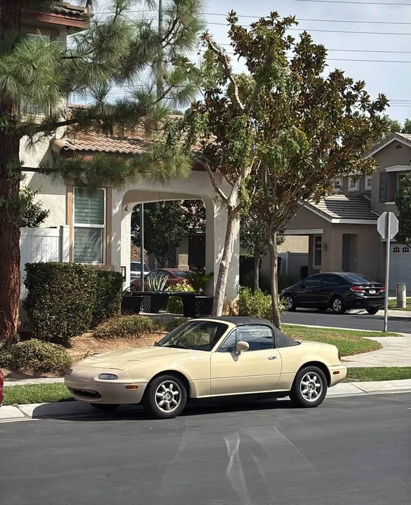 1992 Mazda NA MX-5 Miata - Image 2 of 2