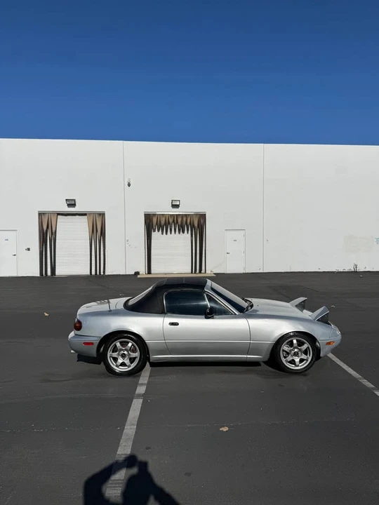 1992 Mazda NA MX-5 Miata - Image 6 of 7