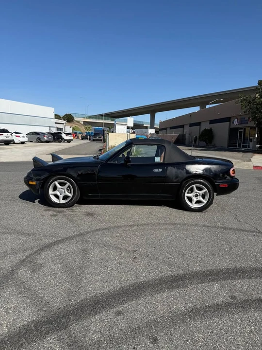 1992 Mazda NA MX-5 Miata - Image 5 of 9