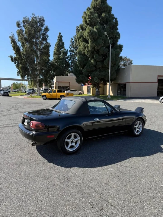 1992 Mazda NA MX-5 Miata - Image 7 of 9