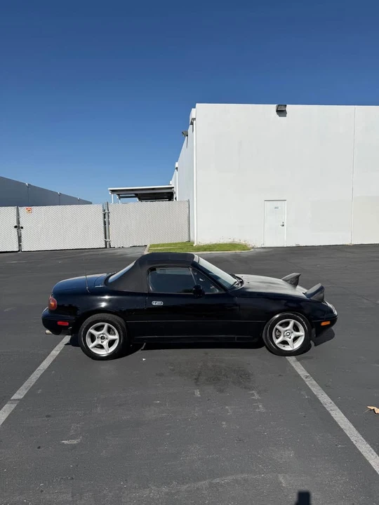 1992 Mazda NA MX-5 Miata - Image 2 of 9