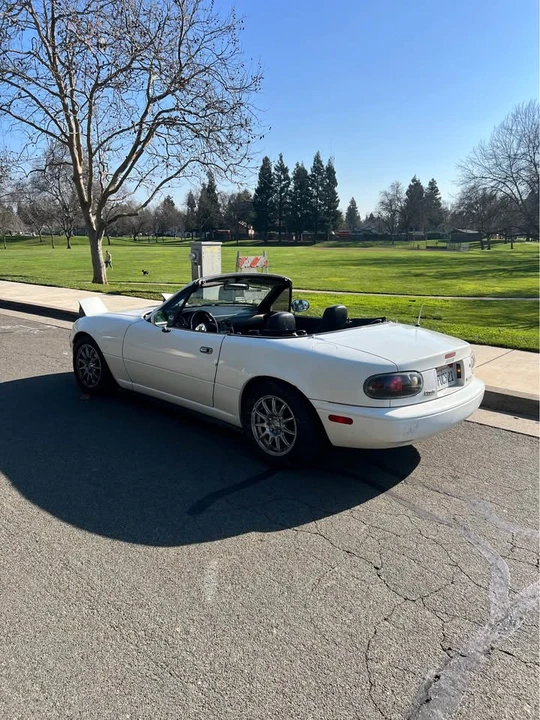1992 Mazda NA MX-5 Miata - Image 4 of 5