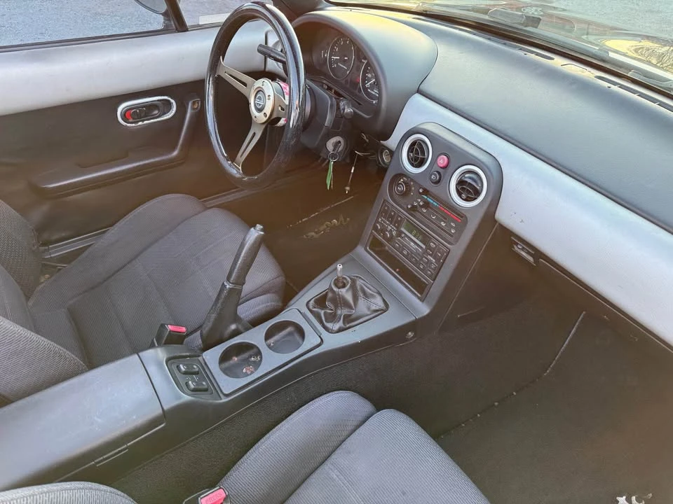 1992 Mazda NA MX-5 Miata - Image 10 of 20