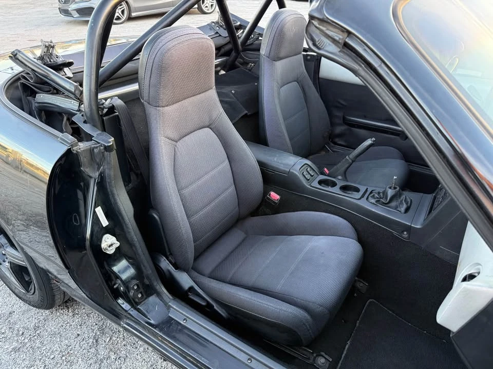 1992 Mazda NA MX-5 Miata - Image 9 of 20