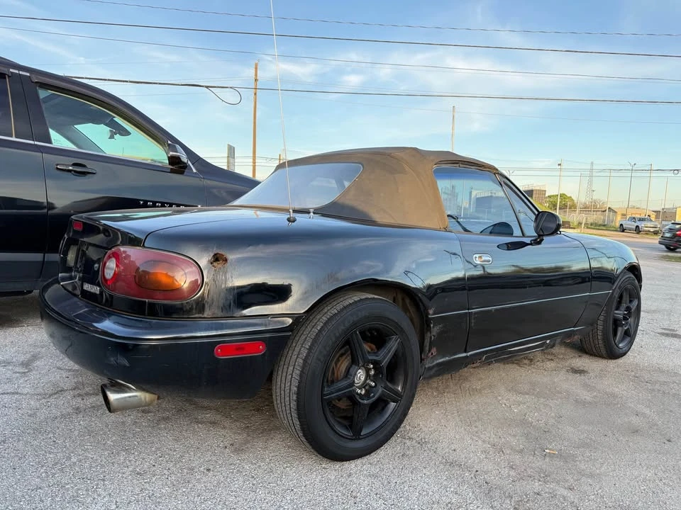 1992 Mazda NA MX-5 Miata - Image 19 of 20