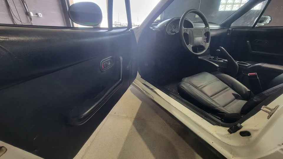 1992 Mazda NA MX-5 Miata - Image 9 of 13