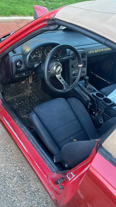 1992 Mazda NA MX-5 Miata - Image 6 of 7