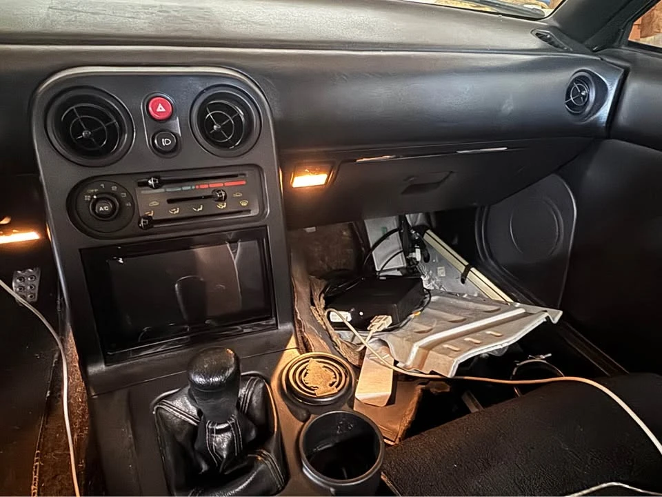 1992 Mazda NA MX-5 Miata - Image 4 of 8
