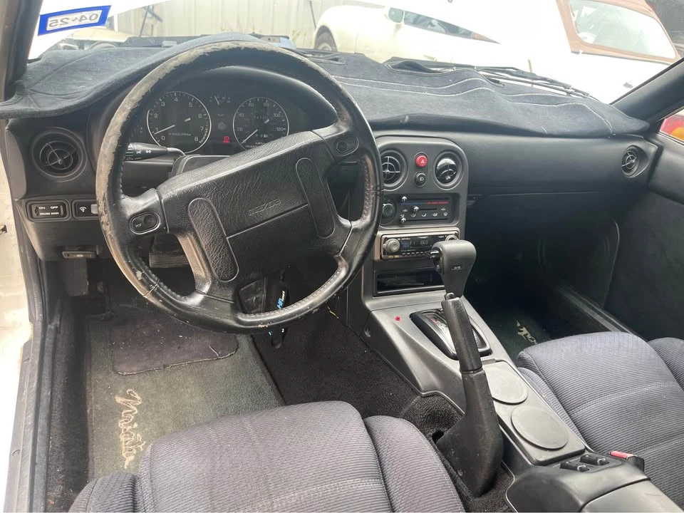 1992 Mazda NA MX-5 Miata - Image 11 of 17