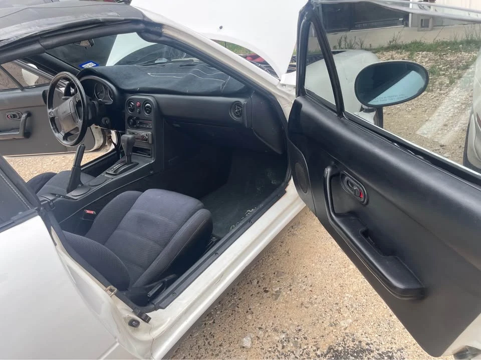 1992 Mazda NA MX-5 Miata - Image 9 of 17