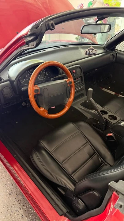 1992 Mazda NA MX-5 Miata - Image 9 of 10