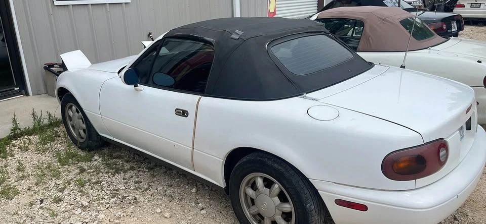 1992 Mazda NA MX-5 Miata - Image 16 of 17