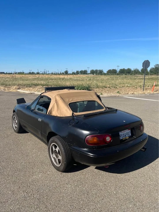 1992 Mazda NA MX-5 Miata - Image 6 of 11