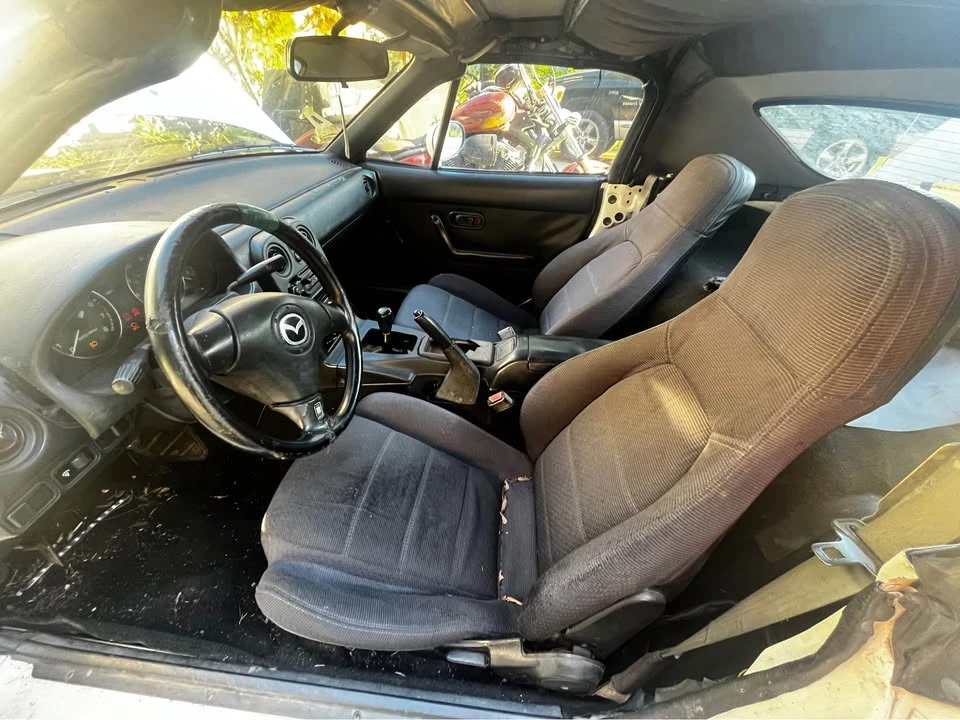 1992 Mazda NA MX-5 Miata - Image 7 of 10