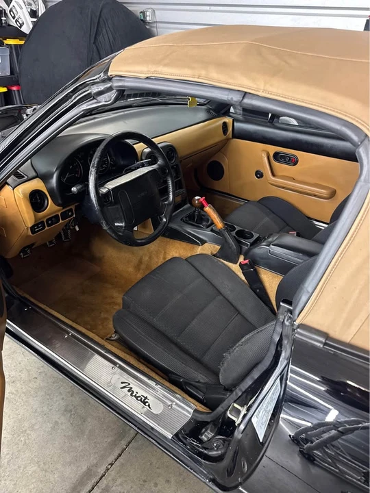 1992 Mazda NA MX-5 Miata - Image 9 of 12
