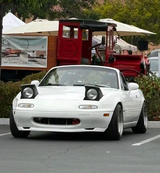 1992 Mazda NA MX-5 Miata - Image 4 of 7