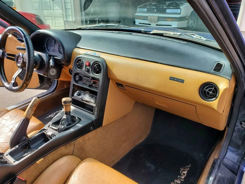 1992 Mazda NA MX-5 Miata - Image 9 of 12