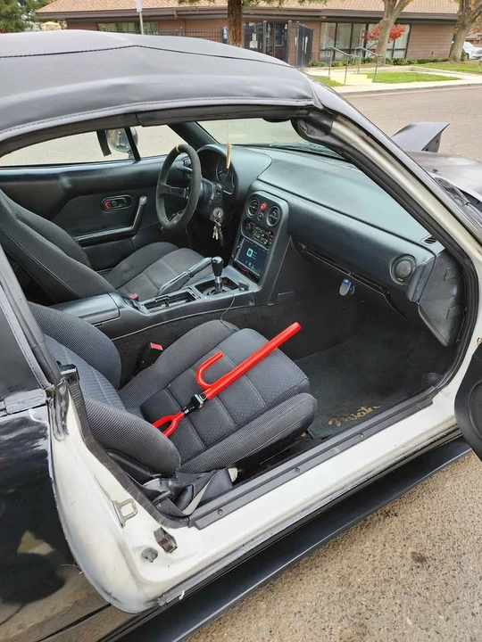 1992 Mazda NA MX-5 Miata - Image 5 of 8