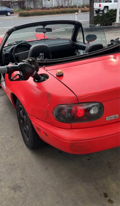 1992 Mazda NA MX-5 Miata - Image 4 of 8