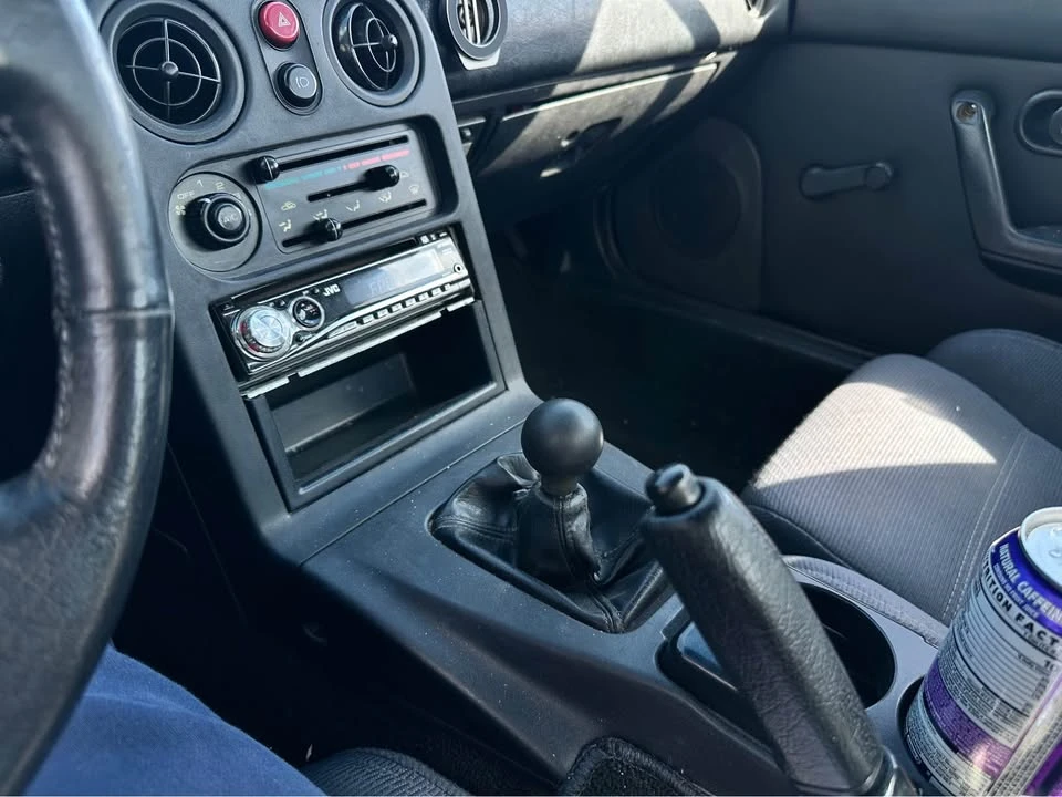 1992 Mazda NA MX-5 Miata - Image 13 of 16