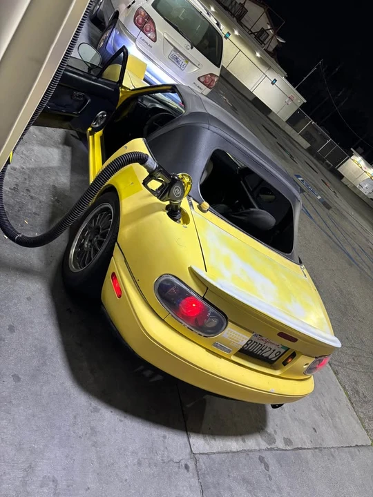 1992 Mazda NA MX-5 Miata - Image 2 of 3