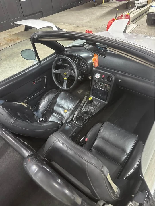1992 Mazda NA MX-5 Miata - Image 6 of 9