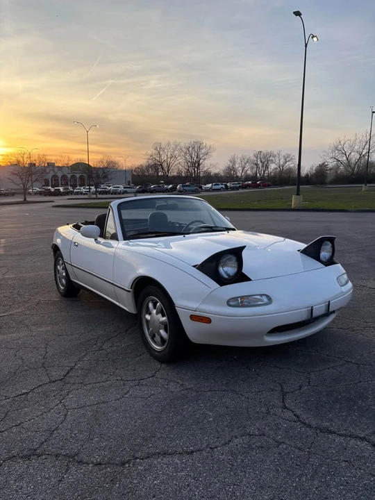 1992 Mazda NA MX-5 Miata - Image 2 of 11