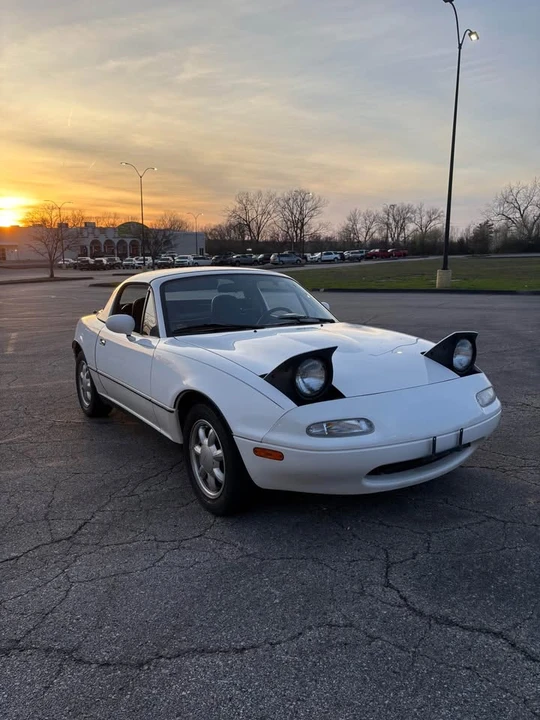 1992 Mazda NA MX-5 Miata - Image 9 of 11