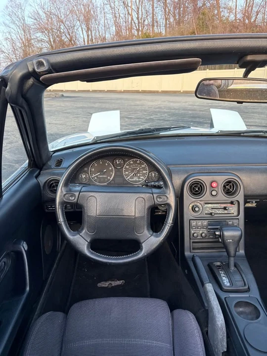 1992 Mazda NA MX-5 Miata - Image 5 of 11